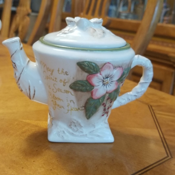 MWW Market Ceramic Floral Relief Teapot - Picture 1 of 8